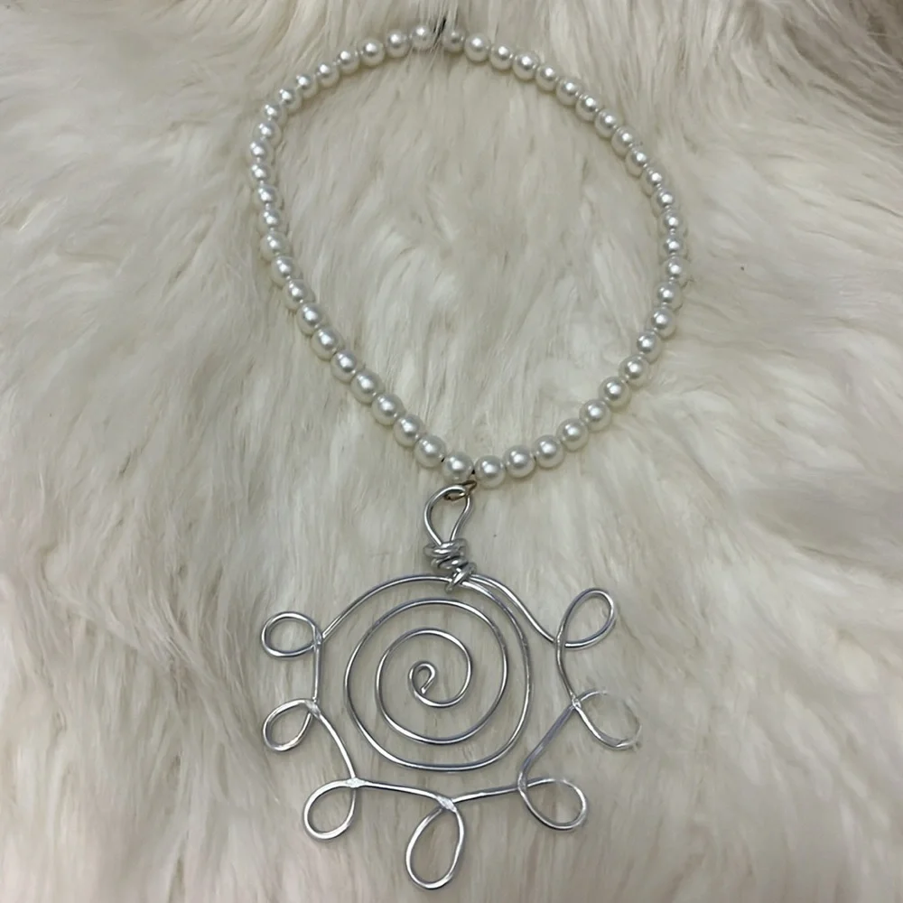 Silver Hand Design Pendant Stretchy Faux Pearl One of a Kind Necklacr
